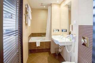 Отель Qubus Hotel Łódź Лодзь Двухместный номер с 2 отдельными кроватями-4